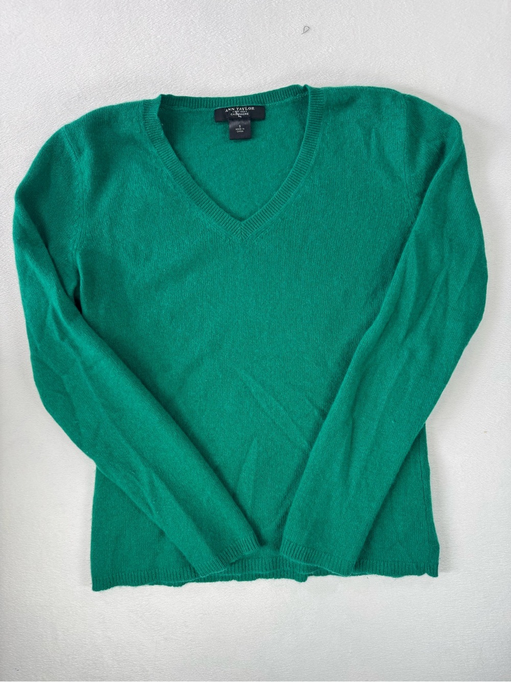 Ann Taylor Cashmere Sweater Green V-Neck Lightweight size Small